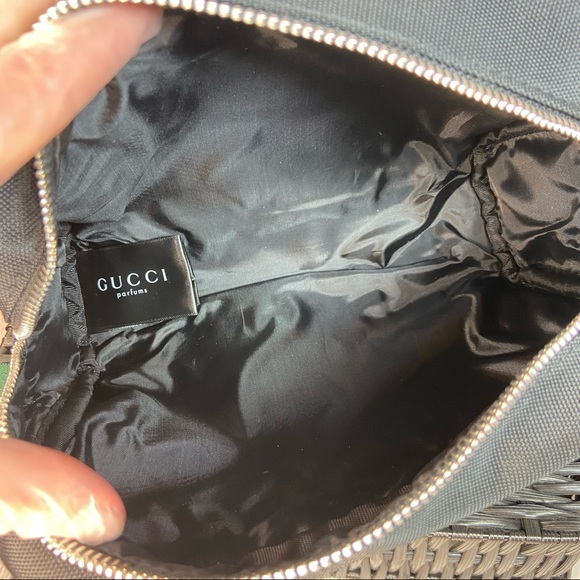 GUCCI crossbody bag from the beauty line with thick crossbody strap - Picture 8 of 12